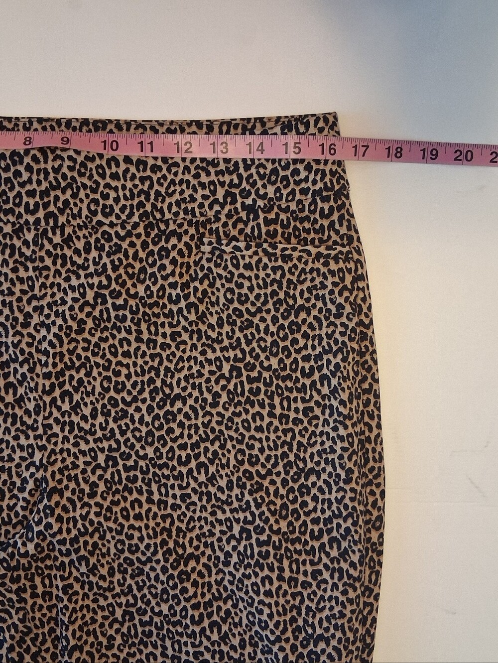 Chicos Leopard Animal Print Pull-on Stretch Pants Sz 10 Neutral Mobwife LIKE NEW - Picture 8 of 11
